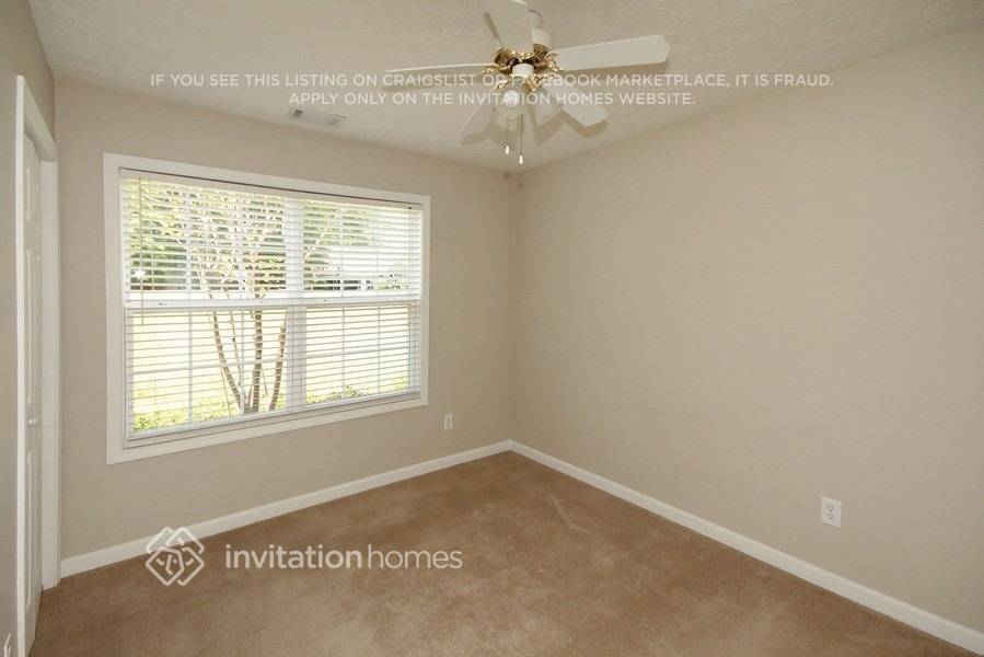 Building Photo - 2720 Hidden Creek Dr SW