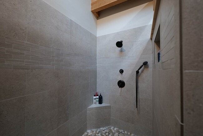 Building Photo - 23 Winter St