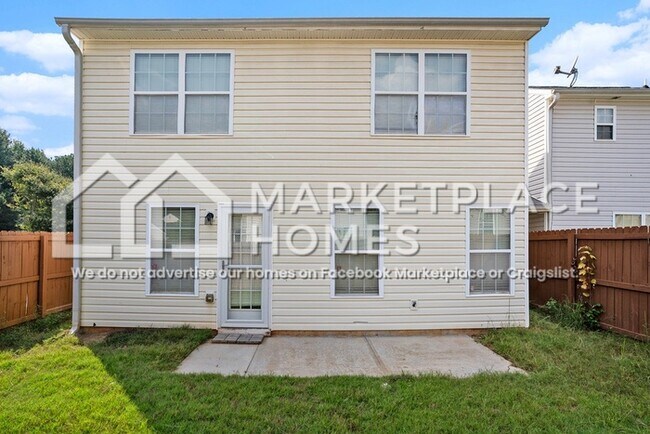 Building Photo - 600 Henni Cir