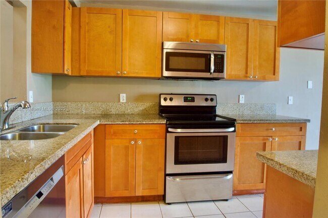 Building Photo - 4192 SW 87th Terrace
