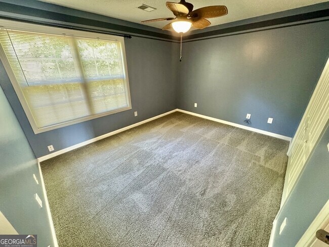 Building Photo - 431 Whitewater Tr