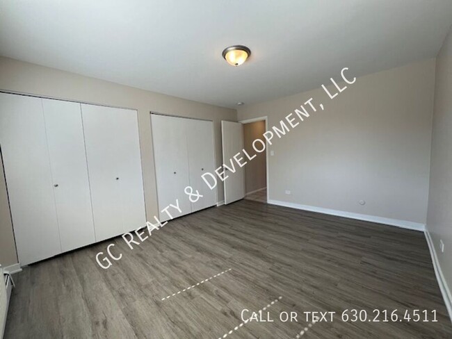 Building Photo - ***RECENTLY UPDATED NORTHBROOK CONDO / 2 B...