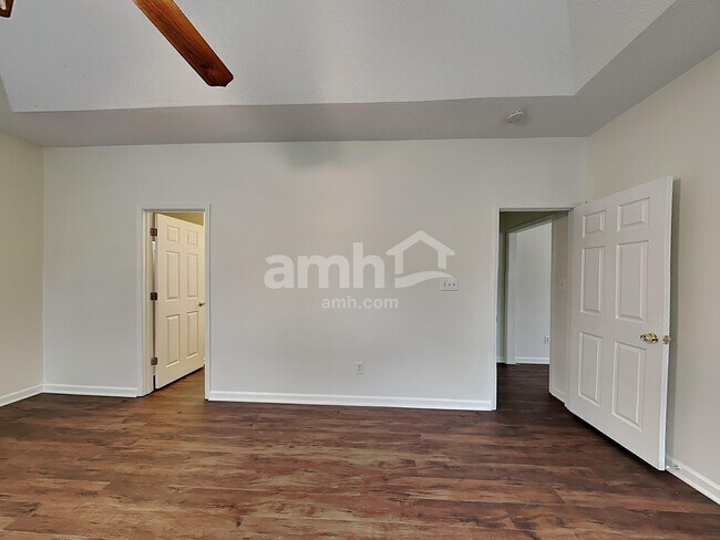 Building Photo - 6604 Conifer Cir