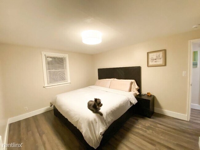 Building Photo - 2 br, 2 bath Townhome - 22 Neillian Way