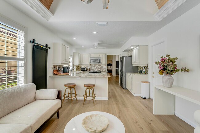 Building Photo - 26 Vía Aurelia