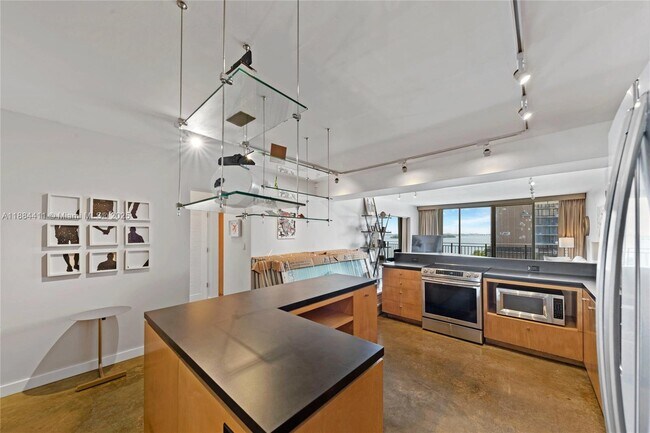 Building Photo - 770 NE 69th St