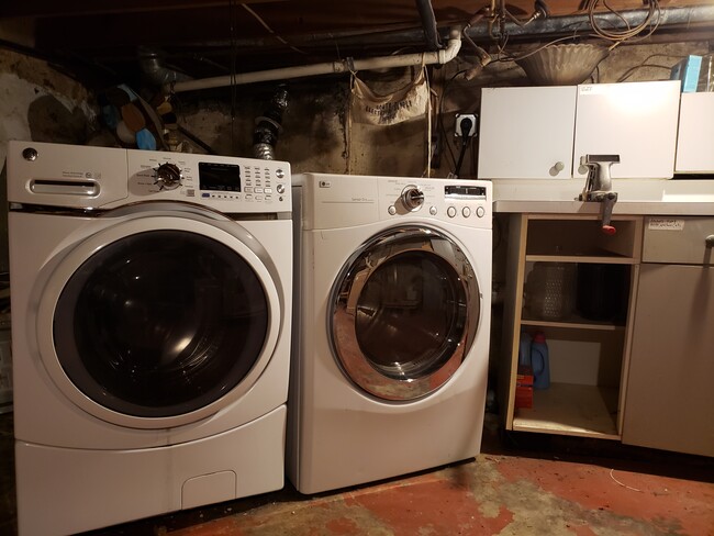 Washer and dryer in basement. - 862 N Lawrence St