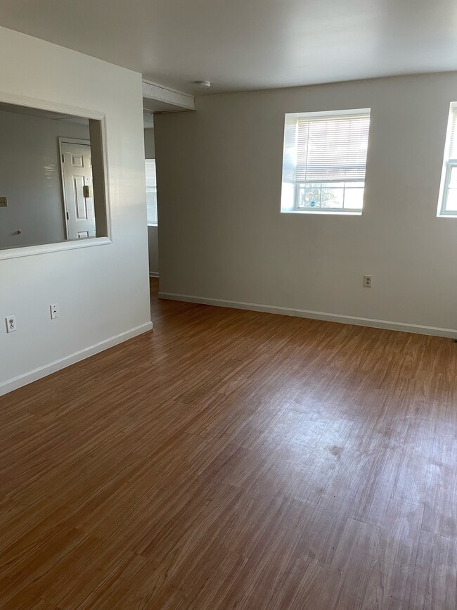 Building Photo - Mulberry Hill Apartments