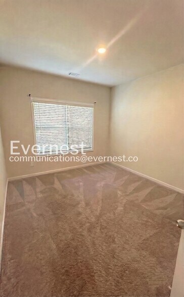 Building Photo - 105 Culver St