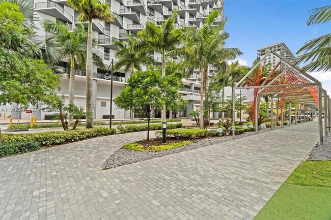 Building Photo - 5252 NW 85th Ave