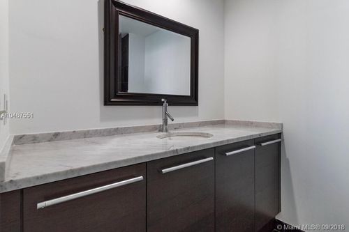 Building Photo - 900 Biscayne Blvd