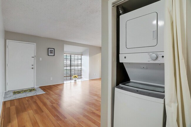 Building Photo - 12633 Memorial Dr