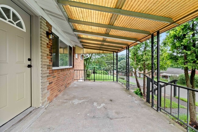 Building Photo - 133 S Joslyn Dr