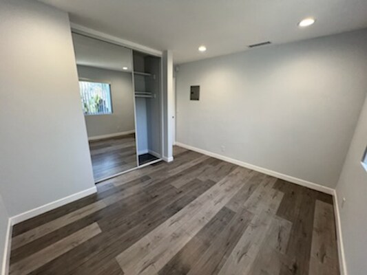 Building Photo - 10214 McClemont Ave