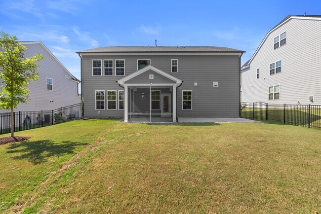 Building Photo - 1929 Latham Oaks Ave