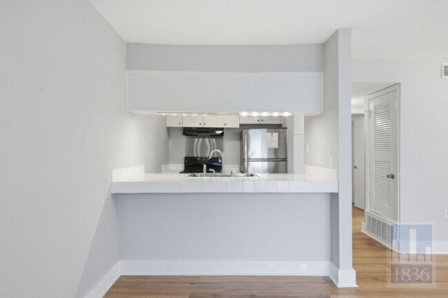 Building Photo - 7801 Shoal Creek Blvd