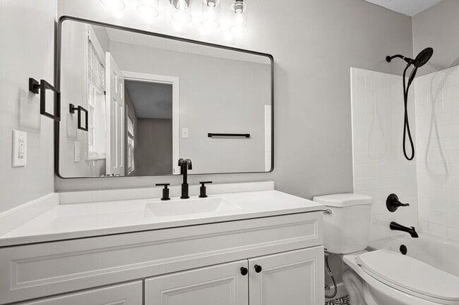 Building Photo - 315 Winding River Dr