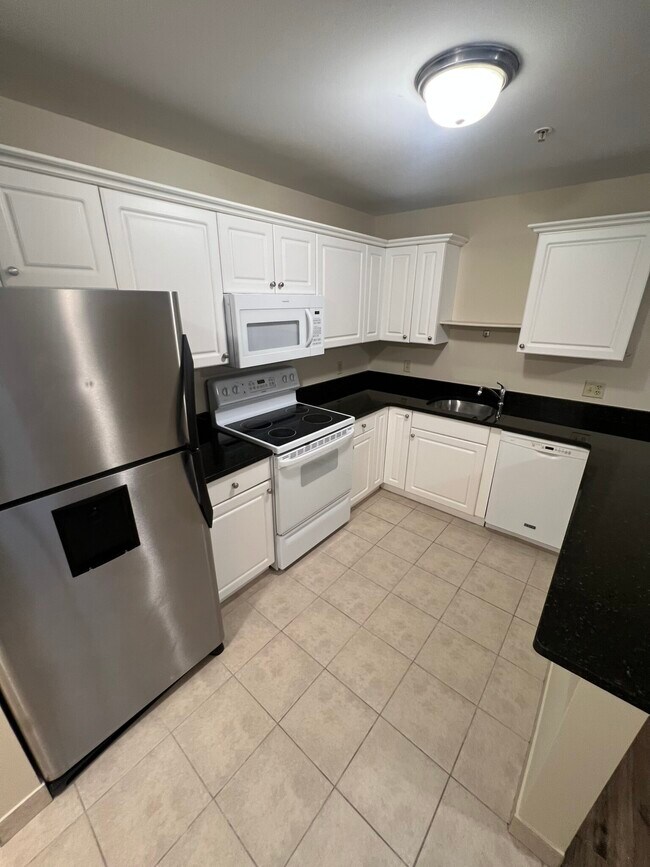 Building Photo - 10 Florence St