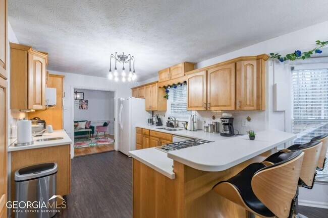 Building Photo - 661 Luther Ct