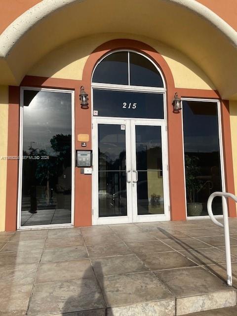 Building Photo - 215 SW 42nd Ave