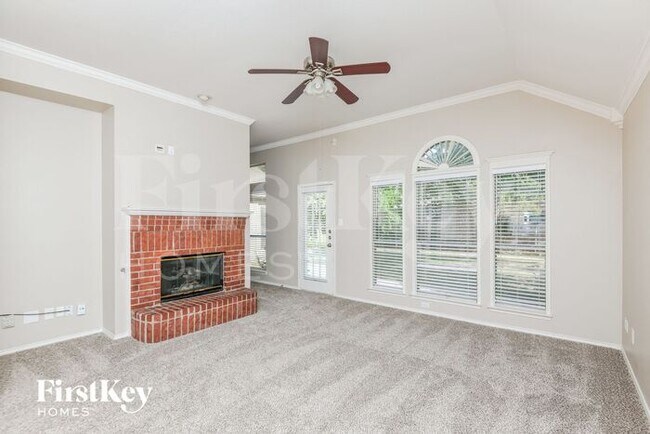 Primary Photo - 706 Engleside Dr