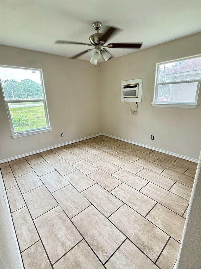 Building Photo - 17433 Cr-945