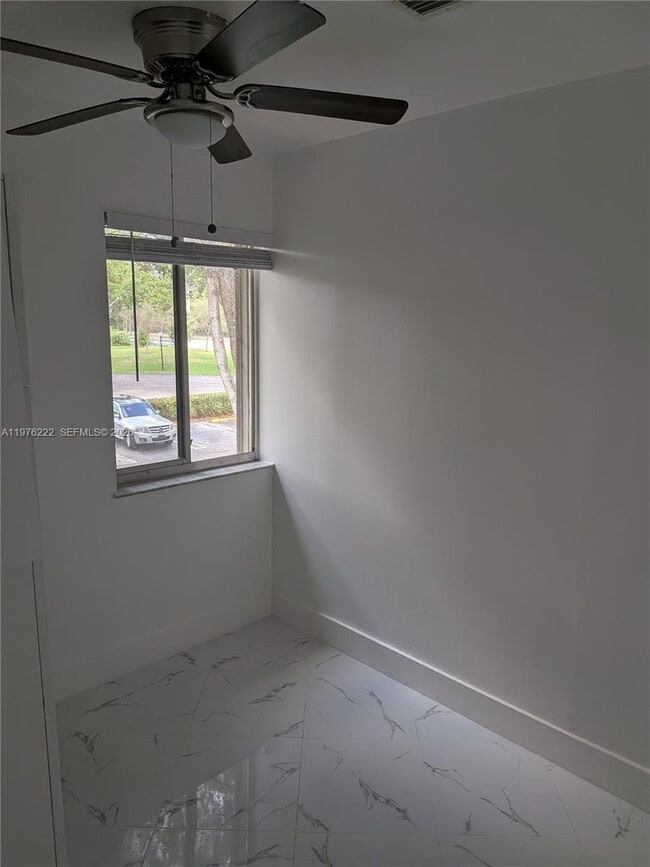 Building Photo - 108 Gardens Dr