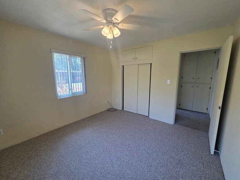 Bedroom toward hall - 644 E Harwood St