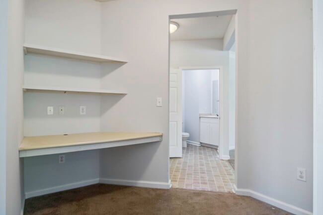 Building Photo - 1213 Rosewood Ln