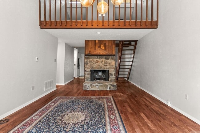 Building Photo - 102 Windwood Ln