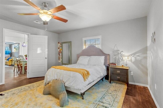 Building Photo - 520 E 17th Ave