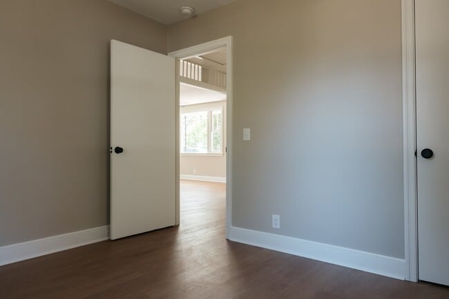 Building Photo - 332 Guilford St