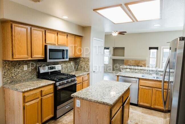 Building Photo - Beautiful 4 bed / 2 bath / 1,708 sqft Single Story Home in Rio Vista community of Oceanside