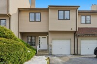 Building Photo - 4 Deer Hill Ct