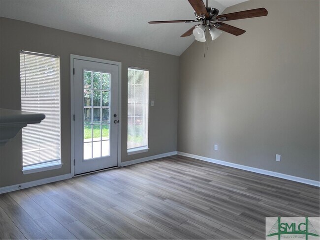 Building Photo - 132 Longleaf Cir