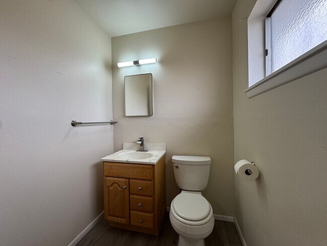 Building Photo - 525 W Reed St