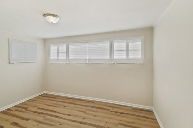 Building Photo - 28 Apple Ln