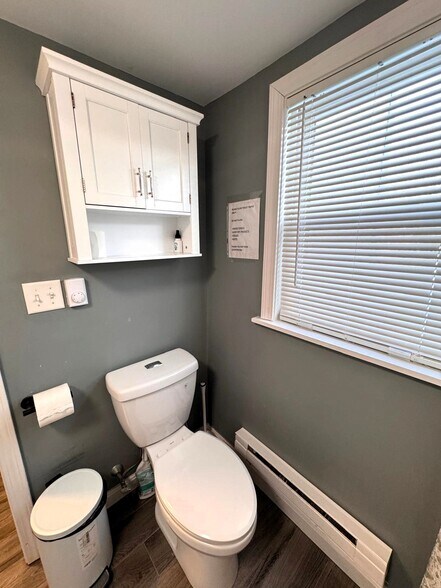 Building Photo - 60 Cedar St