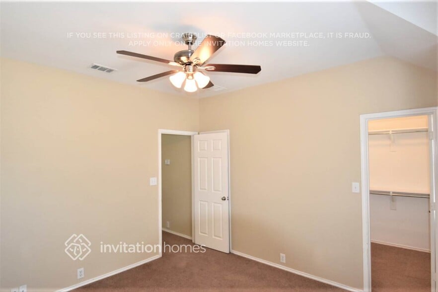 Building Photo - 10113 Pear St