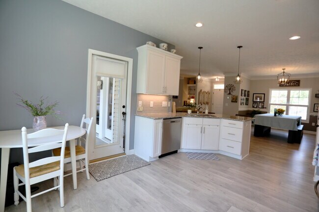 Building Photo - “Stunning 4-Bedroom Retreat with Granite Elegance at 2 River Drive, Pinehurst"