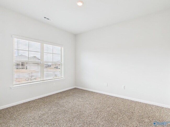 Building Photo - 157 High Leaf Dr