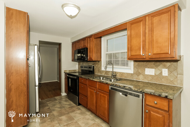 Building Photo - 4392 Glenhaven Rd