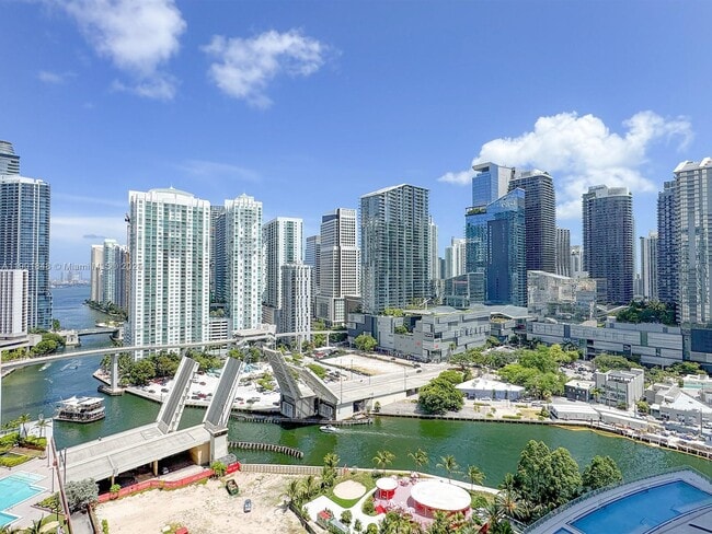 Building Photo - 90 SW 3rd St