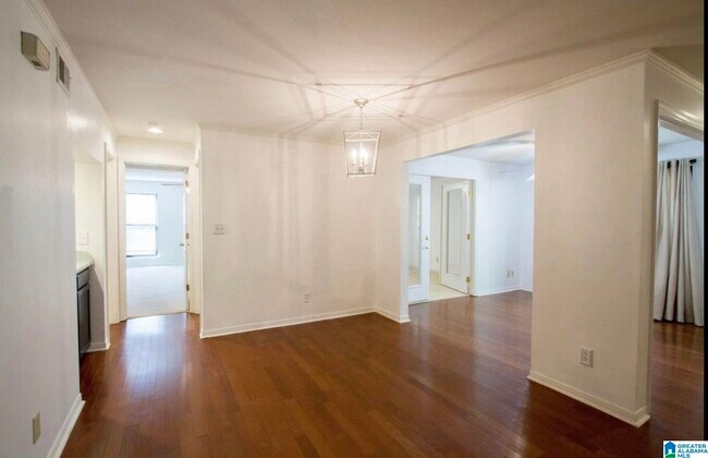 Building Photo - 1303 Gables Dr