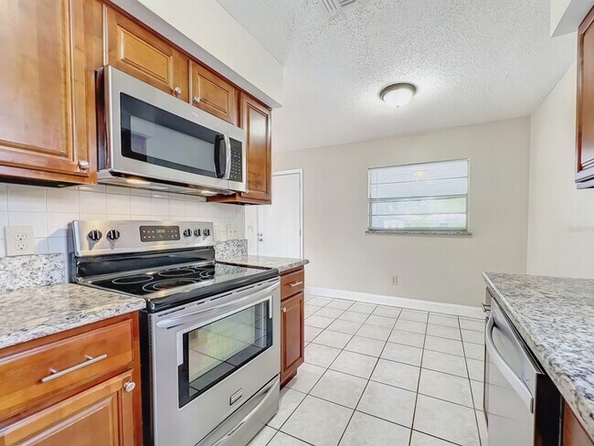 Building Photo - 5331 Davisson Ave