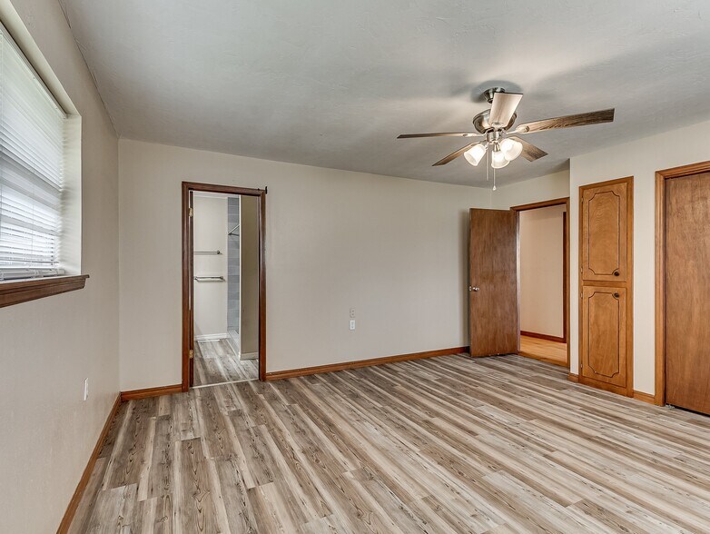 Building Photo - 27115 Western Ave