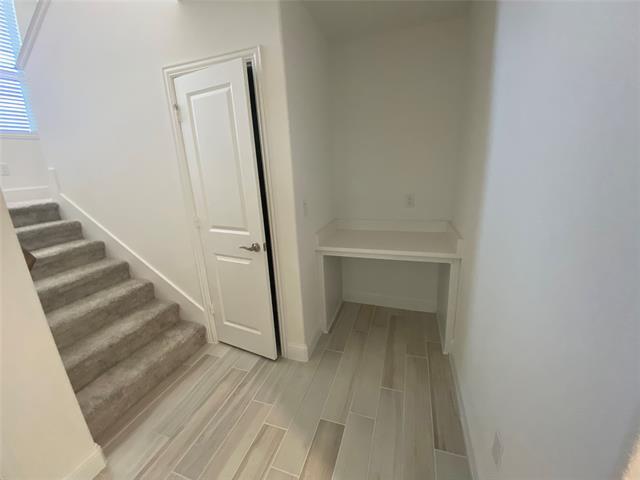 Building Photo - 404 Sparrow Dr