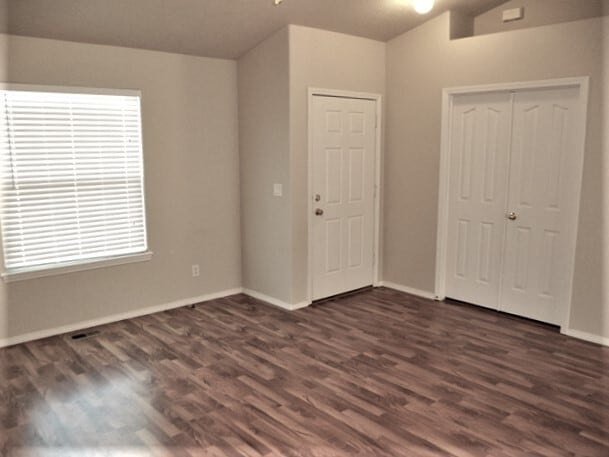 Building Photo - 868 Red Fern Dr