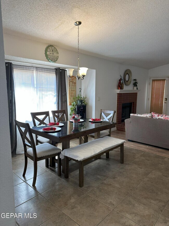 Building Photo - 12621 Tierra India Way