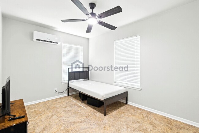 Building Photo - 7023 Westville Dr